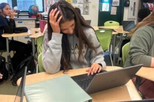 Sinh viên và giáo viên ở trường trung học Antioch gặp khó khăn vì Wi-Fi 32 Sinh viên và giáo viên ở trường trung học Antioch gặp khó khăn vì Wi-Fi