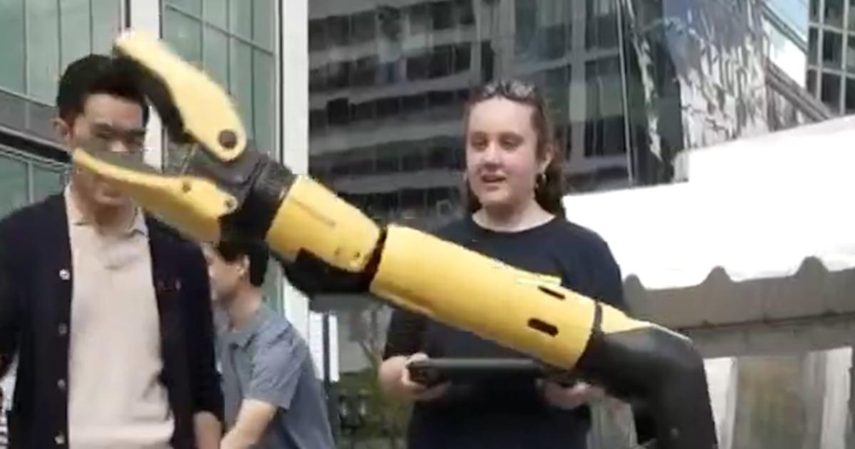 Hội chợ Boston trưng bày những đột phá mới nhất trong lĩnh vực robot 1 Boston Robotics Thumb Vert 2pjq4c