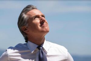 Tin Mới: Thống Đốc Newsom Cân Nhắc Ra Tranh Cử Tổng Thống? 21 Tin Mới: Thống Đốc Newsom Cân Nhắc Ra Tranh Cử Tổng Thống?