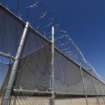 Kiện về điều kiện tồi tệ tại cơ sở giam giữ di dân lớn nhất California 37 Kiện về điều kiện tồi tệ tại cơ sở giam giữ di dân lớn nhất California