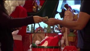 Người tiêu dùng Vùng Vịnh cân nhắc chi tiêu mùa lễ