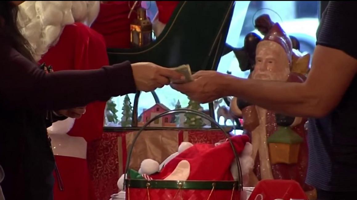 Người tiêu dùng Vùng Vịnh cân nhắc chi tiêu mùa lễ 1 Concord shoppers on the hunt for deals ahead of Black Friday