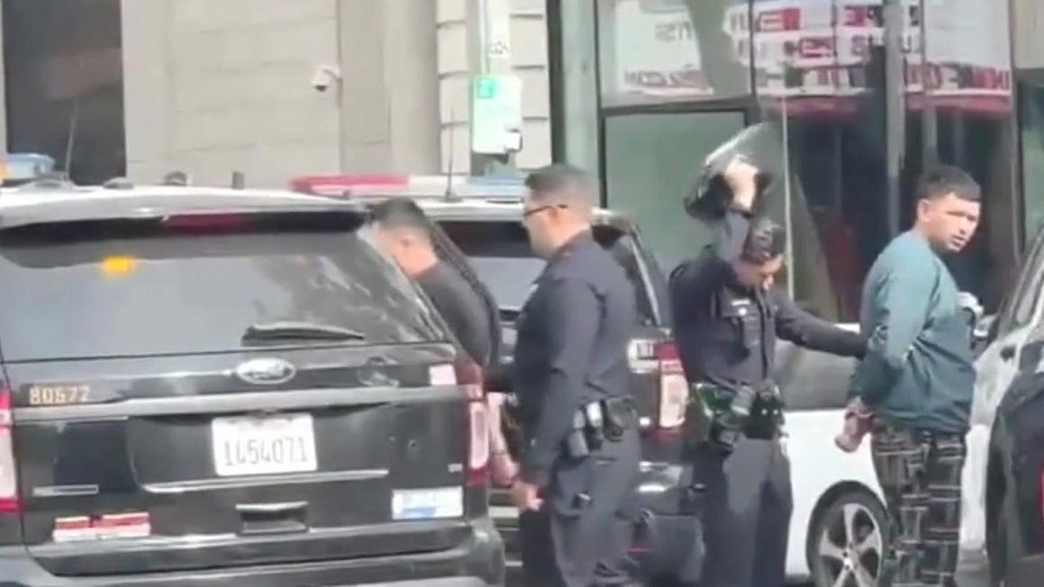 Cuộc đối đầu căng thẳng kéo dài nhiều giờ ở trung tâm Los Angeles kết thúc, hai người bị bắt giữ 1 D8FDA2229979CBC9D78CCFB03A25A668