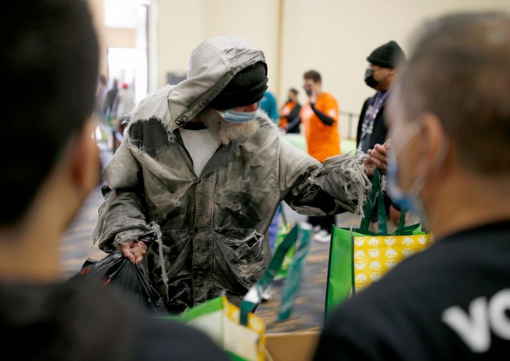 EBT L CLOTHANKS 1123 2