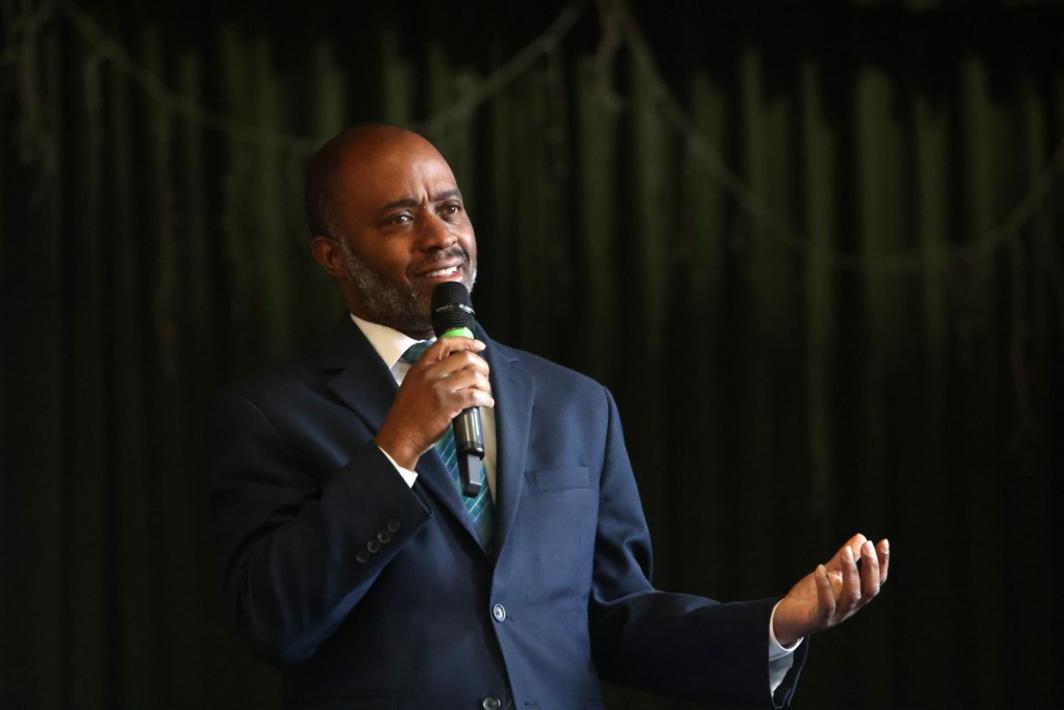 California Vui Mừng Với Tiến Bộ Vừa Phải Trong Thành Tích Học Sinh, Nhưng Các Nhà Vận Động Chính Sách Cảnh Báo Như Vậy Là Chưa Đủ 1 EBT L HONORBROWN 0219 3