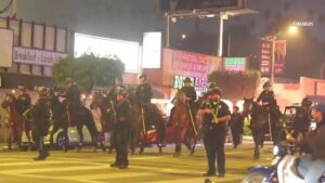 Giảm số vụ bắt giữ trong các buổi ăn mừng Dodgers vô địch 23 Giảm số vụ bắt giữ trong các buổi ăn mừng Dodgers vô địch