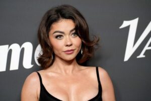 Tử vi ngày 24/11/2025: Sarah Hyland, đầu tư nhiều, chi tiêu ít