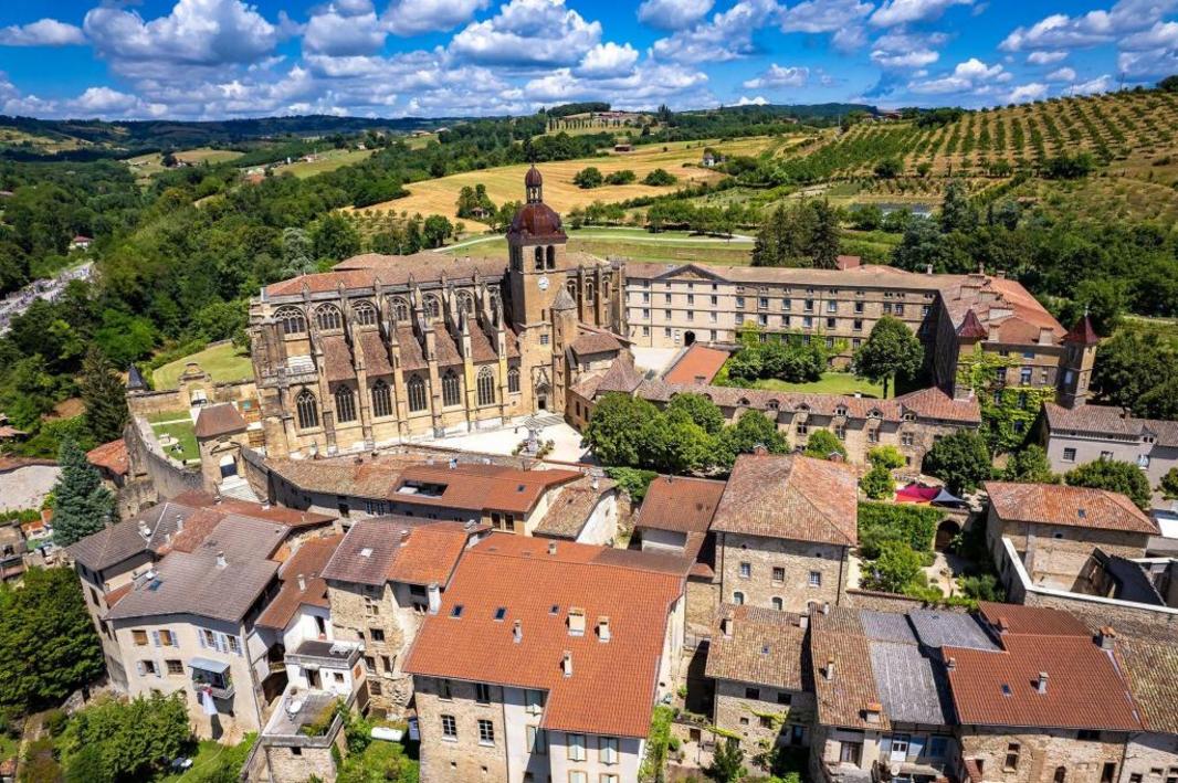 Pháp: Điểm đến yêu thích nhất thế giới 1 France is the world8217s favorite country to visit but this is the village the French like best1