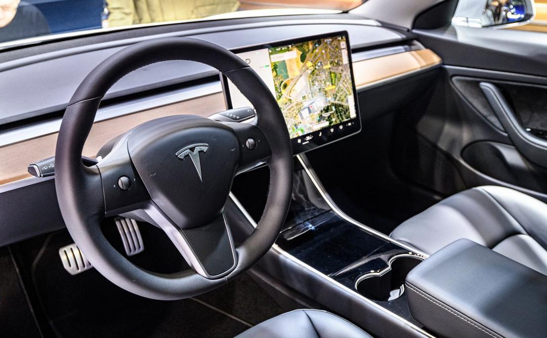 Tesla có thể sẽ tích hợp CarPlay vào xe điện 1 GettyImages 1201201983