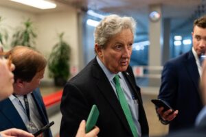 Thượng Nghị Sĩ John Kennedy Bình Luận Về Chia Rẽ Đảng Dân Chủ 5 Thượng Nghị Sĩ John Kennedy Bình Luận Về Chia Rẽ Đảng Dân Chủ