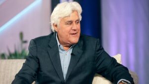 Jay Leno: Hết ‘chọc’ chính trị, doanh thu tăng 18 Jay Leno: Hết ‘chọc’ chính trị, doanh thu tăng