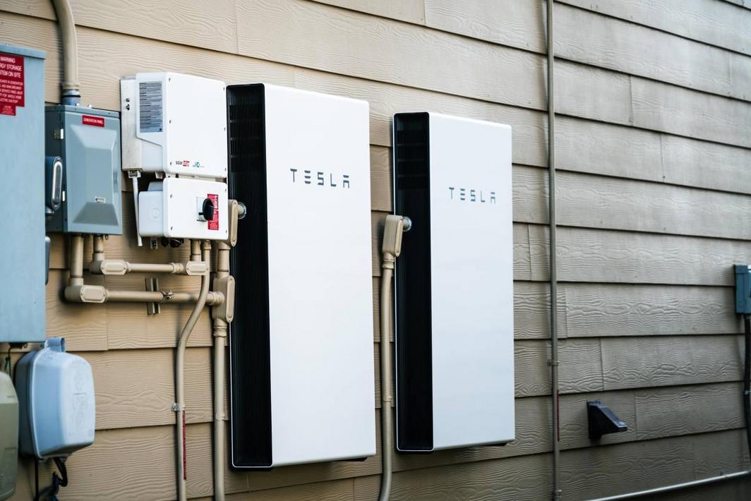 Tesla thu hồi Powerwall 2 tại Mỹ vì nguy cơ cháy 1 GettyImages 1296608191