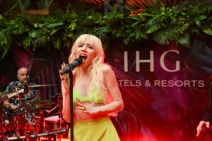 Chiêm tinh ngày 21/11/2025: Carly Rae Jepsen, tập trung vào sự hoàn thành và khởi đầu mới