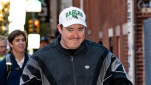 Nghệ sĩ hài Shane Gillis sẽ có buổi diễn một đêm duy nhất tại Lincoln Financial Field