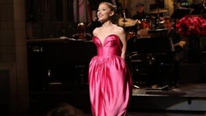 Danh Sách Khách Mời và Ca Sĩ Trình Diễn của ‘Saturday Night Live' Trong Tháng Mười Hai 7 Danh Sách Khách Mời và Ca Sĩ Trình Diễn của ‘Saturday Night Live’ Trong Tháng Mười Hai