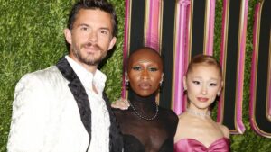 Cảnh hôn của Ariana Grande và Jonathan Bailey bị cắt khỏi phim 'Wicked' 17 Cảnh hôn của Ariana Grande và Jonathan Bailey bị cắt khỏi phim ‘Wicked’