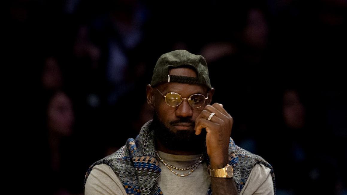 Khi nào LeBron James trở lại sân đấu? Ngôi sao Lakers sắp ra mắt mùa giải sau khi bình phục bệnh đau thần kinh tọa 1 GettyImages 2244278437