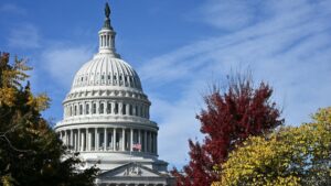 Thỏa thuận ngừng chính phủ tạm thời đạt được; hủy chuyến bay gia tăng