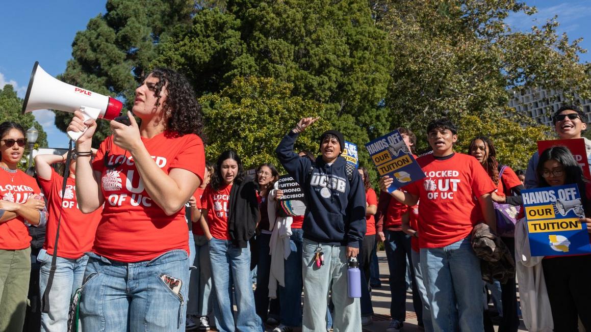Hội Đồng UC Phê Duyệt Kế Hoạch Tăng Học Phí Đến Năm 2027 1 GettyImages 2246899305