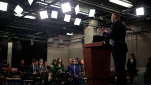 Các Hồ Sơ Epstein Sắp Được Công Khai 8 Các Hồ Sơ Epstein Sắp Được Công Khai