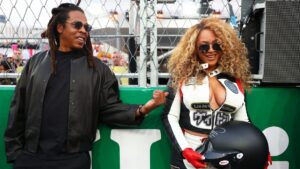 Beyoncé và Jay-Z cùng xuất hiện tại F1 Grand Prix 21 Beyoncé và Jay-Z cùng xuất hiện tại F1 Grand Prix
