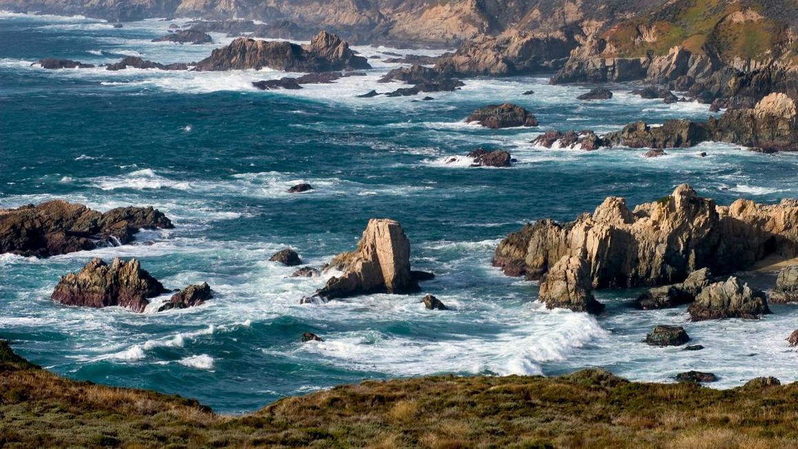 Cha tử vong, con gái 5 tuổi mất tích sau khi bị sóng biển cuốn trôi ở Big Sur 1 GettyImages 523726648