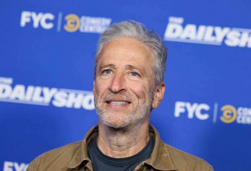 Tử Vi ngày 28/11/2025: Jon Stewart và những cảm xúc trái chiều 1 JonStewart