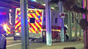 Philadelphia: Xe cứu thương gặp nạn, một người bị thương 9 Philadelphia: Xe cứu thương gặp nạn, một người bị thương