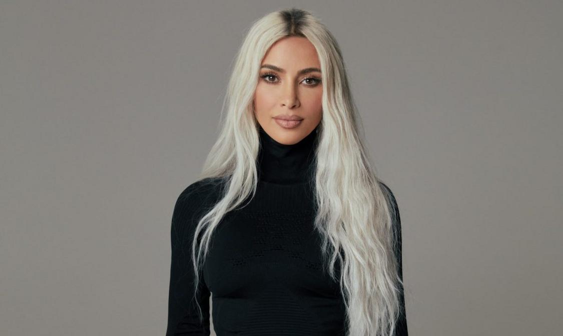 Kim Kardashian nói ChatGPT là 'bạn vừa là thù' 1 Kim Kardashian Headshot e1664830753133