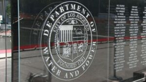 Mất điện ảnh hưởng hàng ngàn cư dân tại Hạt Los Angeles 35 Mất điện ảnh hưởng hàng ngàn cư dân tại Hạt Los Angeles