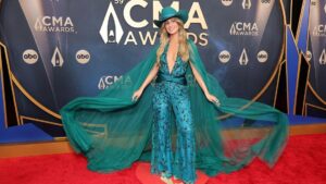 Phong Cách Thời Trang Trên Thảm Đỏ Lễ Trao Giải CMA 2025