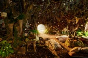 Muốn cùng Cynthia Erivo vào 'nhà cây' trong 'Wicked' ở California? 10 Muốn cùng Cynthia Erivo vào ‘nhà cây’ trong ‘Wicked’ ở California?