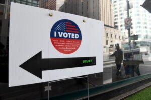 Thư gửi tòa soạn: Cuộc bầu cử này bác bỏ Donald Trump và các chính sách của ông 2 Thư gửi tòa soạn: Cuộc bầu cử này bác bỏ Donald Trump và các chính sách của ông