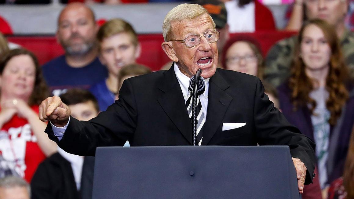 Lou Holtz chỉ trích Đảng Dân chủ giữa lúc chính phủ đóng cửa