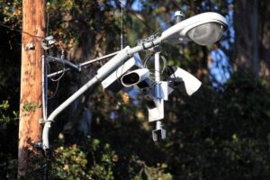 Oakland từ chối hợp đồng 2 triệu đô la với công ty giám sát vì lo ngại về việc ICE theo dõi 6 Oakland từ chối hợp đồng 2 triệu đô la với công ty giám sát vì lo ngại về việc ICE theo dõi