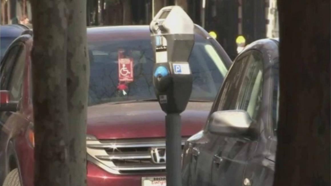 Ứng dụng mới giúp cư dân San Francisco vượt qua các quy định đậu xe 1 New app to help residents navigate parking rules in San Francisco