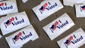 Cử tri California đổ xô đi bỏ phiếu, số lượng đăng ký tăng cao 2 Cử tri California đổ xô đi bỏ phiếu, số lượng đăng ký tăng cao