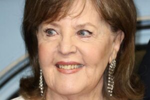 Nữ diễn viên Anh Pauline Collins, ngôi sao 'Shirley Valentine', qua đời ở tuổi 85 3 Nữ diễn viên Anh Pauline Collins, ngôi sao ‘Shirley Valentine’, qua đời ở tuổi 85