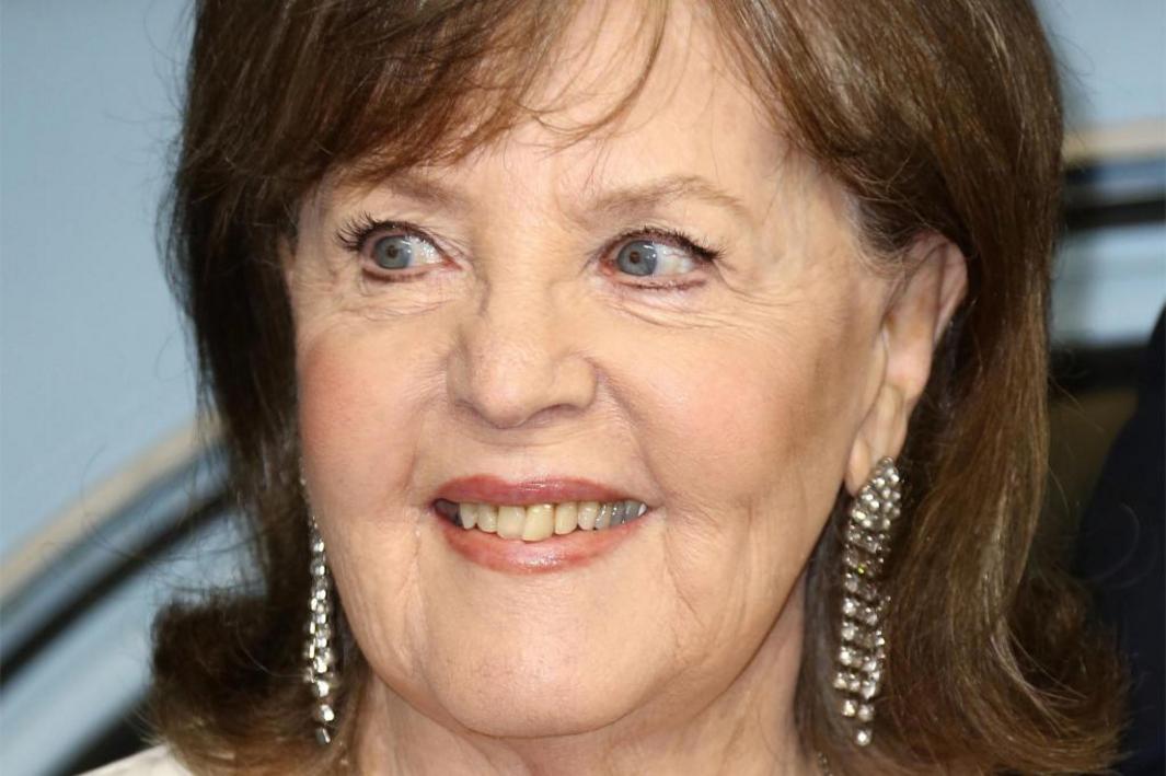 Nữ diễn viên Anh Pauline Collins, ngôi sao 'Shirley Valentine', qua đời ở tuổi 85 1 Obit Pauline Collins 34529 1