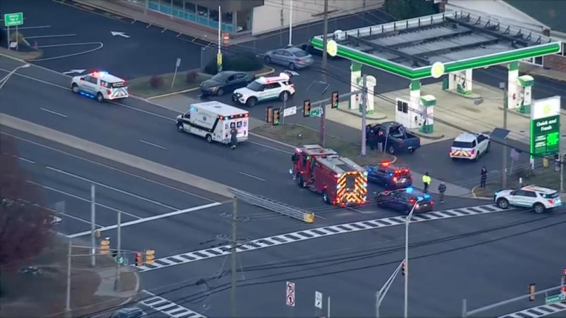 Người đi bộ bị xe đụng trên Quốc lộ 38 tại Mount Holly, cảnh sát cho biết 1 Person struck on Route 38 11 13 25