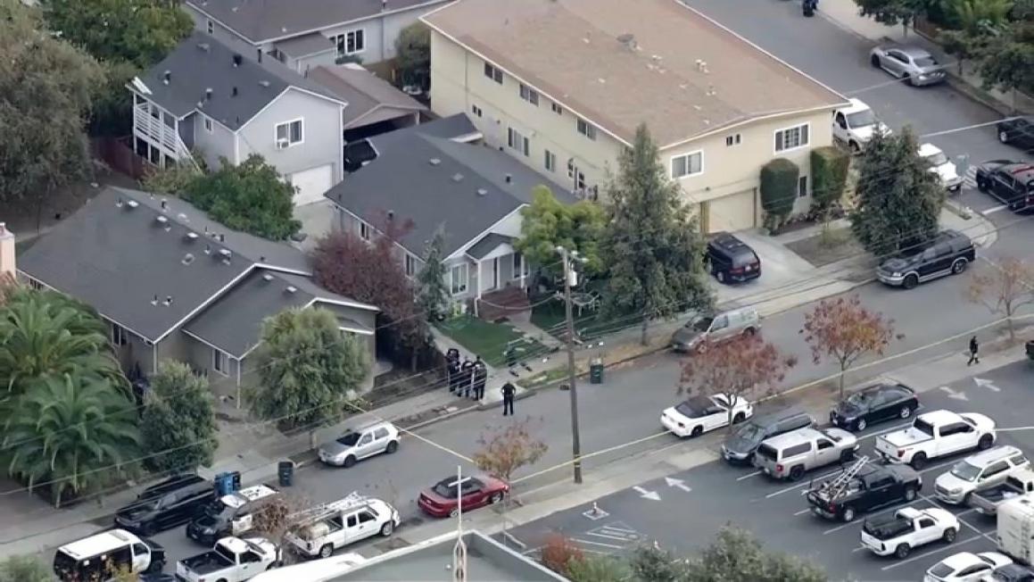 Điều tra của cảnh sát phong tỏa đường phố ở Redwood City 1 RWC Police Activity