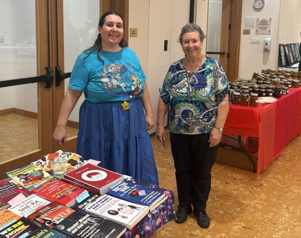 Hội chợ nghệ thuật gây quỹ cho người Do Thái Indonesia 1 SAN L BRIEFS 1114