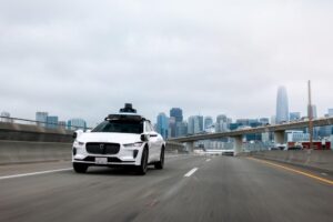 Waymo Được Phê Duyệt Mở Rộng Dịch Vụ Robotaxi Khắp Vùng Vịnh và Nam California
