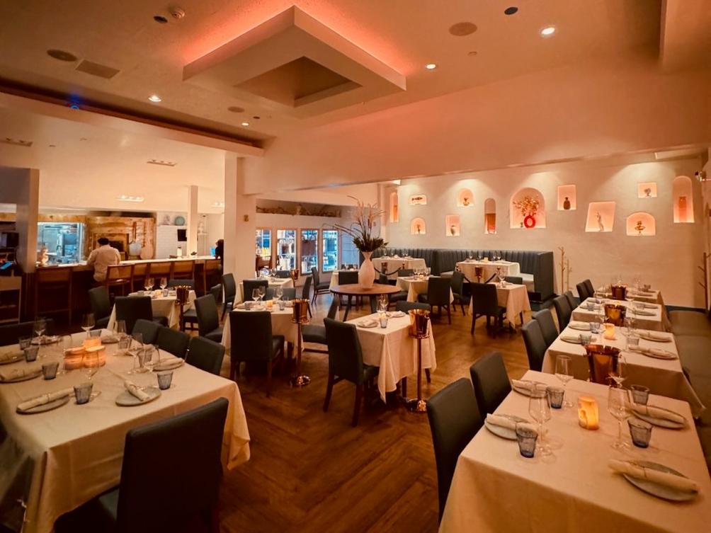 Địa điểm nhà hàng nổi tiếng tại Campbell sẽ tiếp tục phục vụ ẩm thực Hy Lạp 1 SJM L ELIA 1118 01