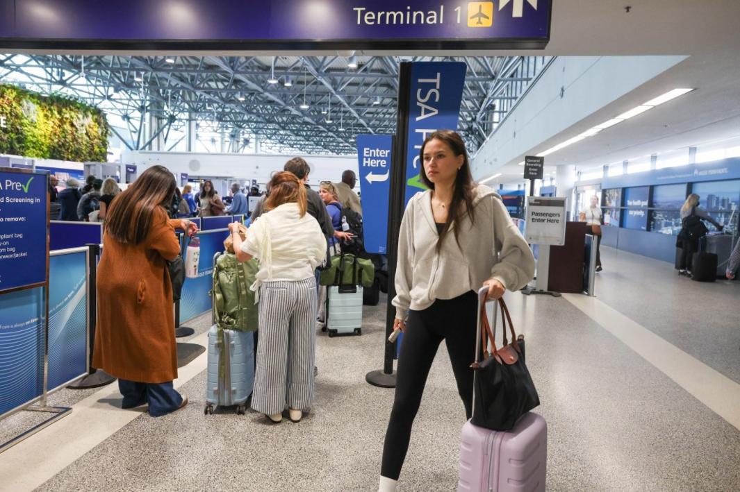 Hoạt Động Phi Trường Vùng Vịnh Trở Lại Bình Thường Sau Khi Lưu Lượng Hàng Không Khôi Phục 1 SJM L FAADAY2 1108 3 b4bd1b