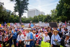 Thư bạn đọc: ‘No Kings’ và sức mạnh của sự phản kháng