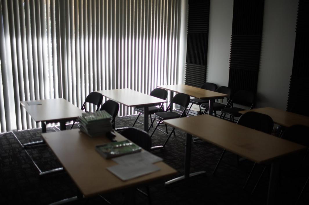 Thư Độc Giả: Lớp Học Không Phải Nơi Dành Cho Chính Trị Của Giáo Viên 1 SJM L REFUGEEPAUSE 02XX 10