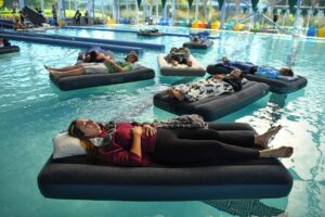 Liệu pháp âm thanh: Đắm mình trong hồ bơi có thể thay đổi cuộc sống? 2 Liệu pháp âm thanh: Đắm mình trong hồ bơi có thể thay đổi cuộc sống?