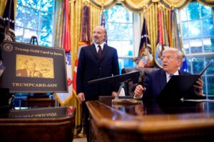 Tăng phí visa H-1B của chính quyền Trump sẽ bóp nghẹt đổi mới 21 Tăng phí visa H-1B của chính quyền Trump sẽ bóp nghẹt đổi mới