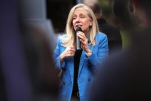 Cuộc đua vào ghế thống đốc ở New Jersey và Virginia sẽ giải đáp một câu hỏi quan trọng 11 Cuộc đua vào ghế thống đốc ở New Jersey và Virginia sẽ giải đáp một câu hỏi quan trọng